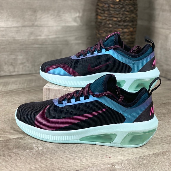 fuchsia sneakers nike